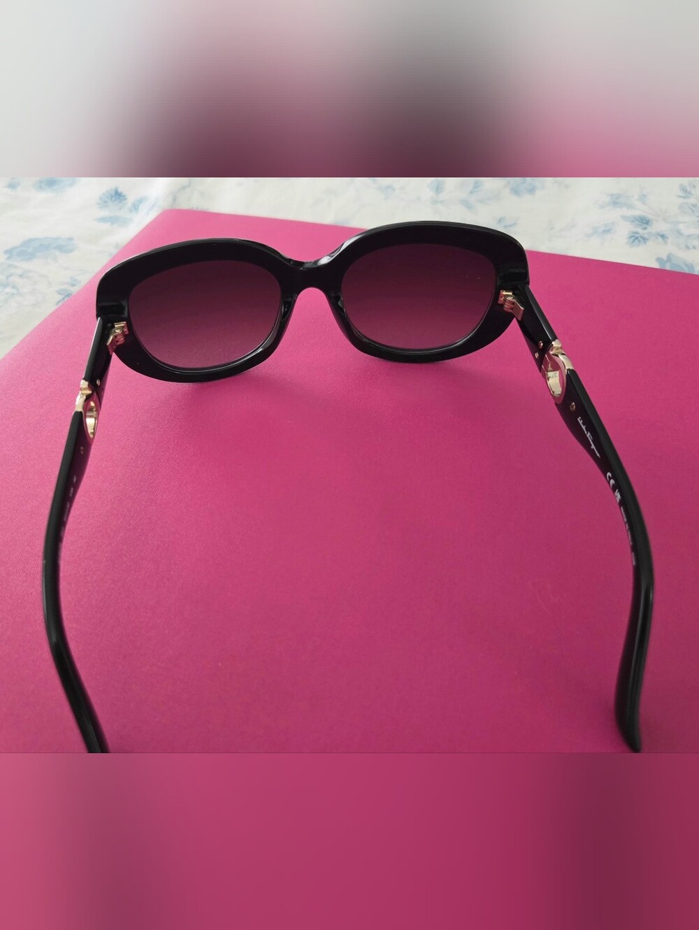 Salvatore Ferragamo Black Oversized Sunglasses Full Set Excellent Condition - Picture 10 of 10